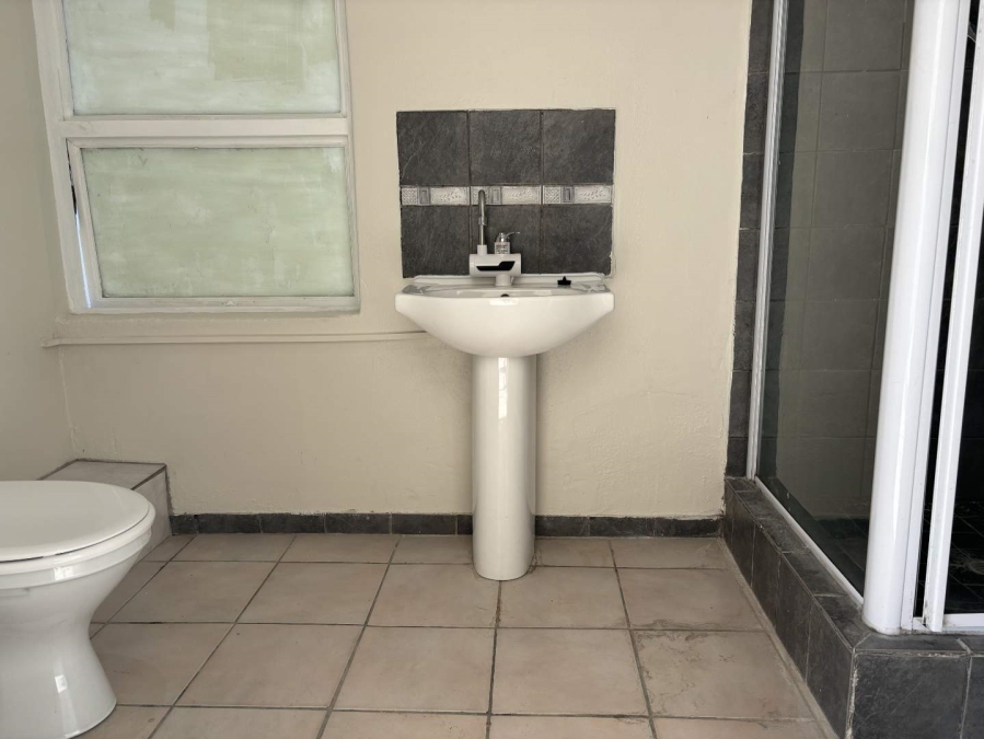 To Let 1 Bedroom Property for Rent in Protea Heights Western Cape